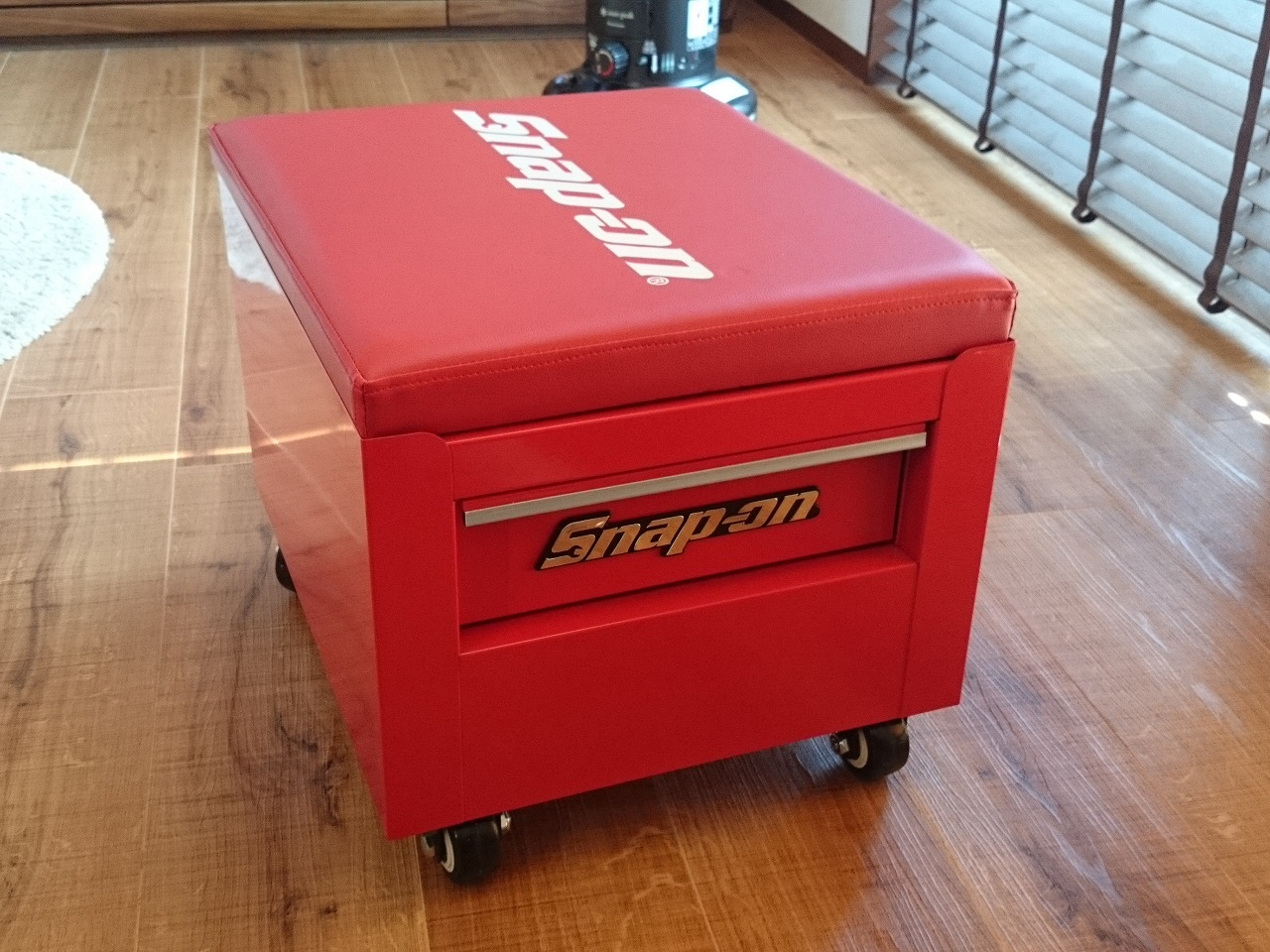 snapon スナップオン シートクリーパー 作業椅子 自動車アクセサリー