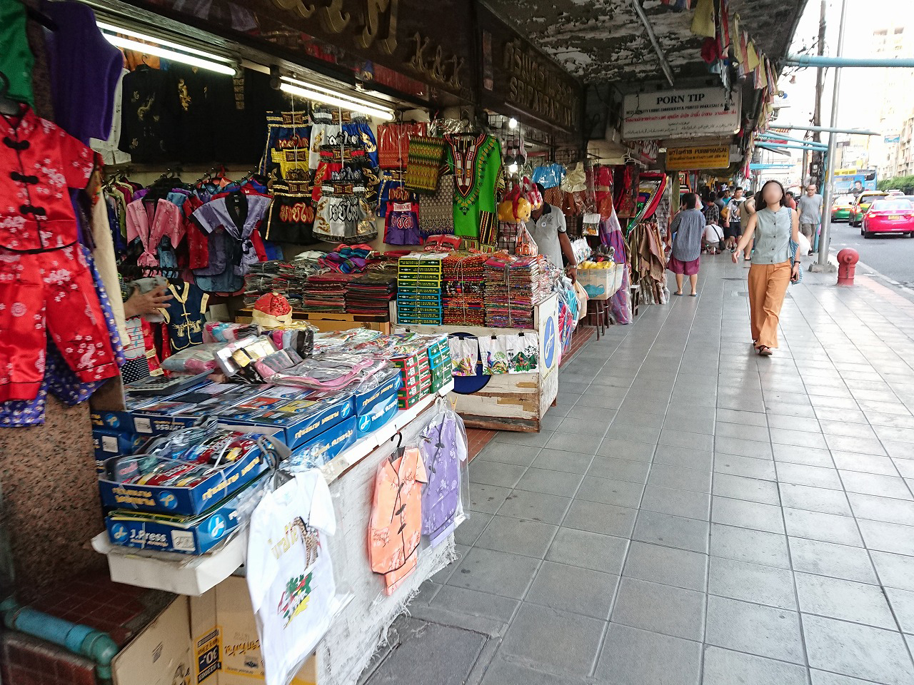 バンコクでお土産買うならプラトゥーナム市場がおすすめ タイおっさん一人旅 その26 ランクルと家とモノ 時々投資